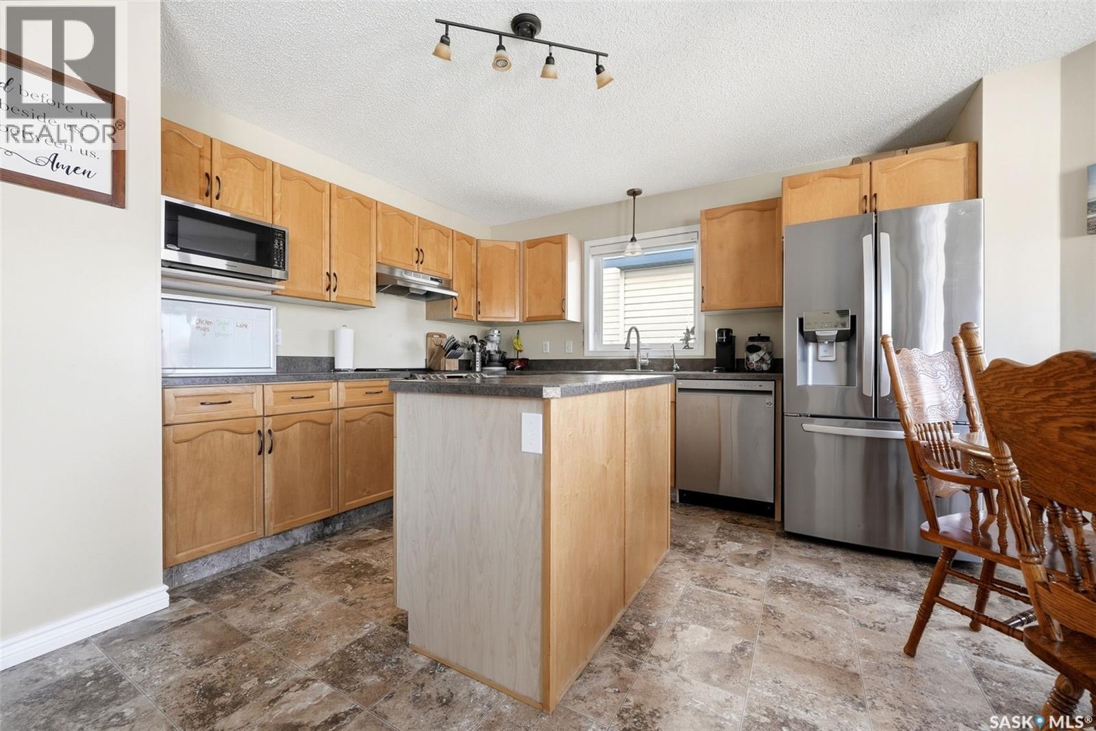 1614 Rousseau Crescent, Regina, Saskatchewan  S4X 4L8 - Photo 8 - SK033737