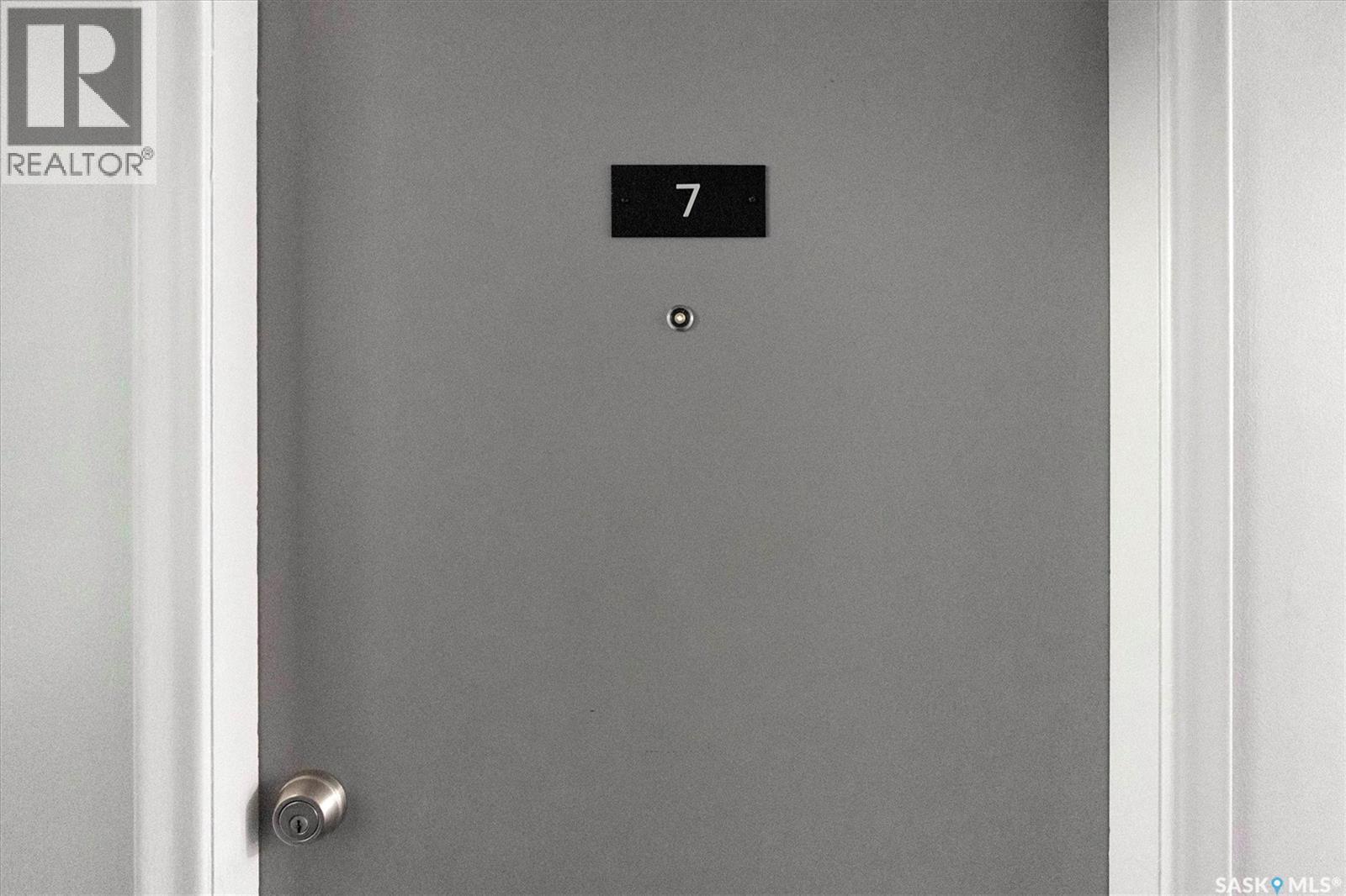 424 3rd Avenue N, Saskatoon, Saskatchewan  S7K 2J3 - Photo 21 - SK033705