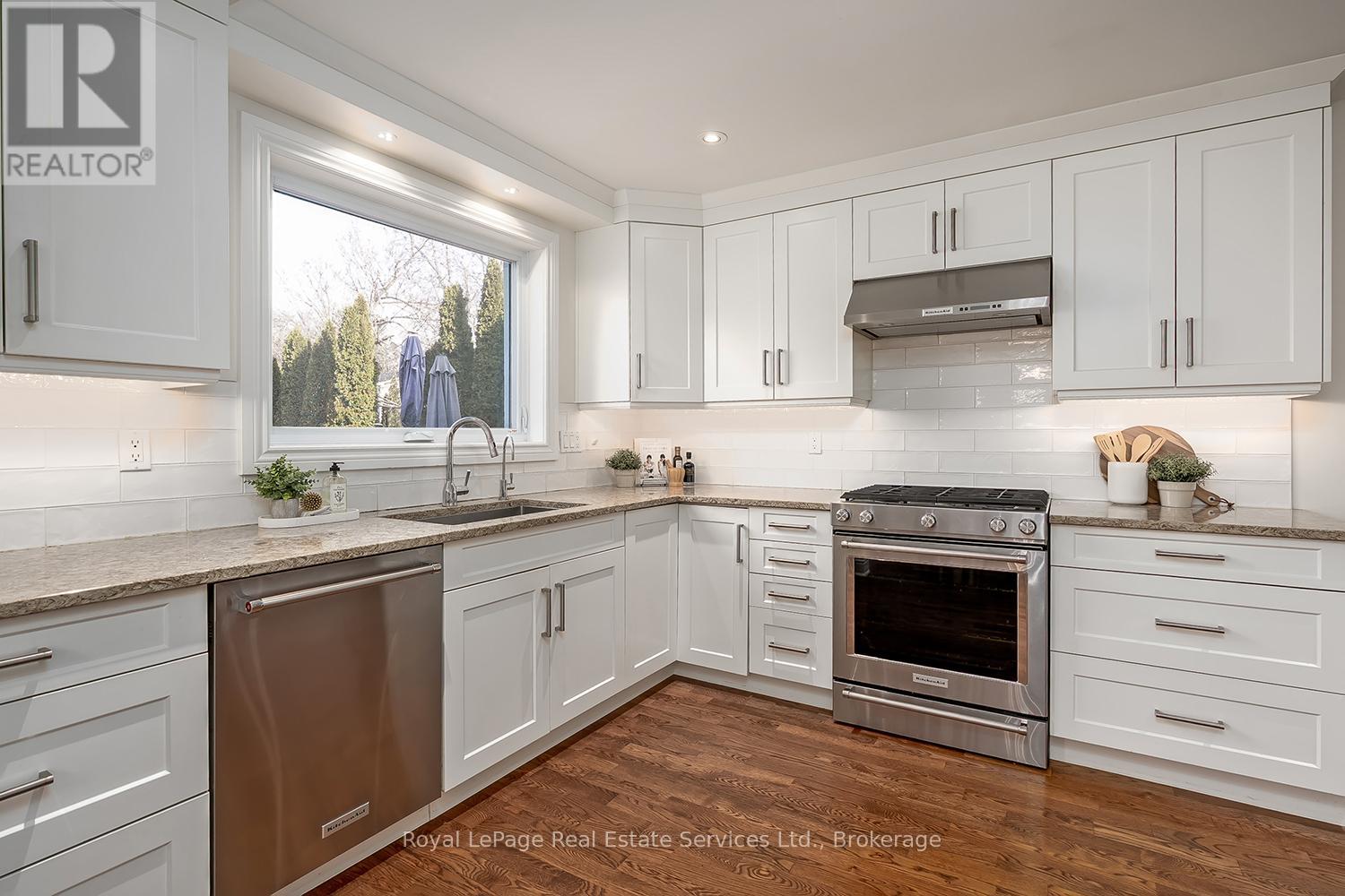 5193 Lakeshore Road, Burlington, Ontario  L7L 1C7 - Photo 19 - W13035250