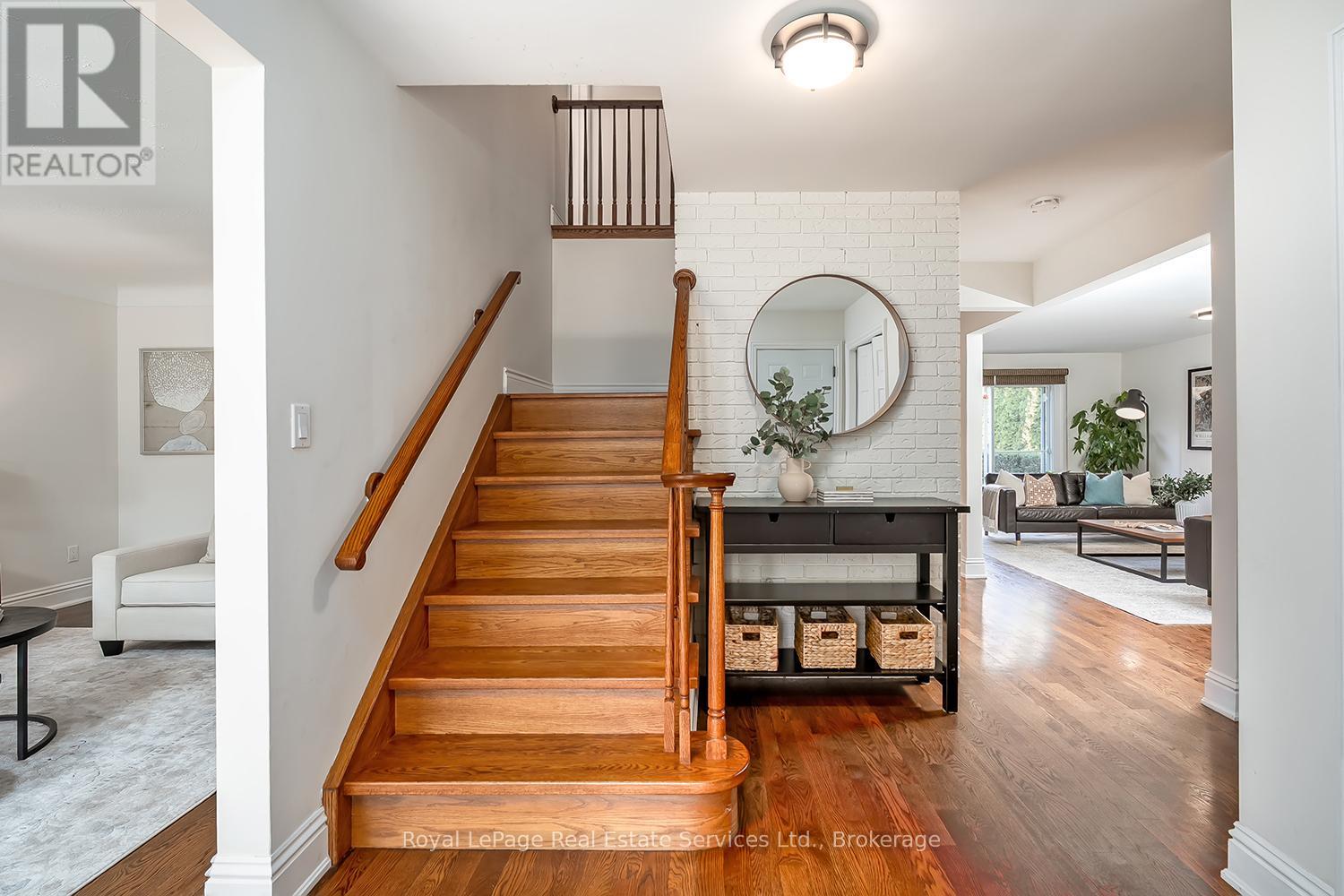 5193 Lakeshore Road, Burlington, Ontario  L7L 1C7 - Photo 4 - W13035250