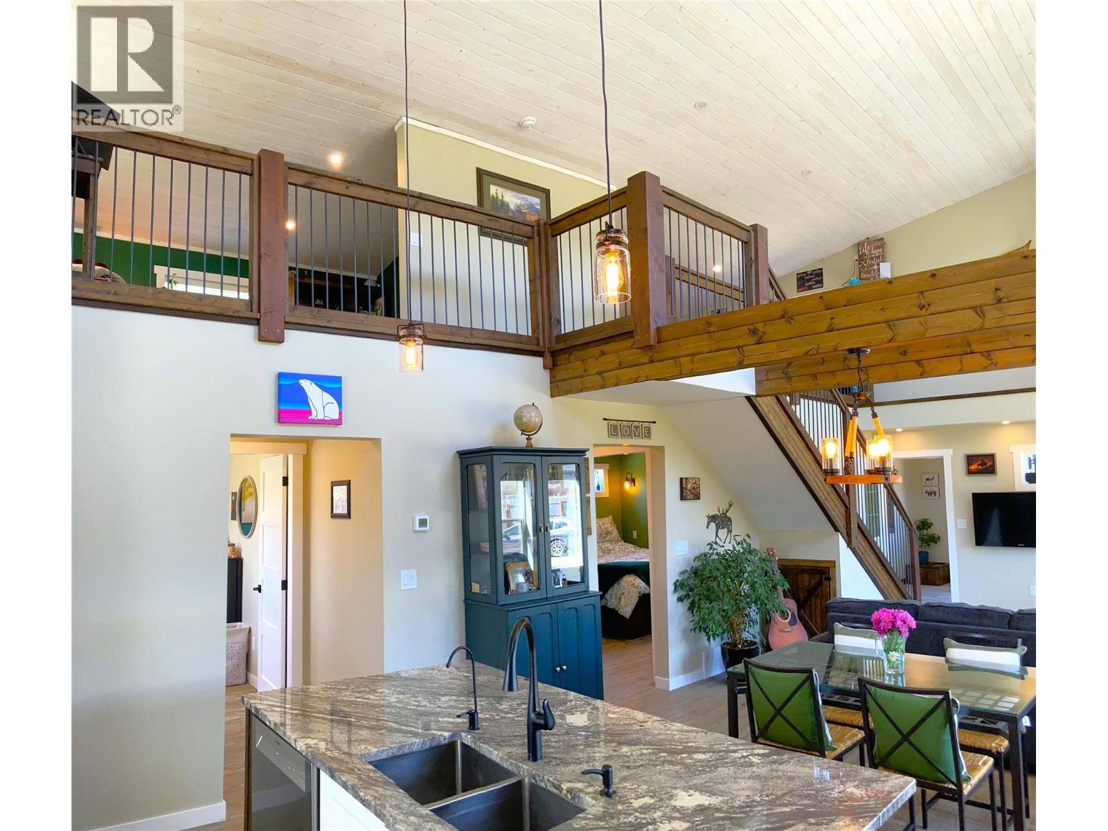 5469 Riverview Frontage Road, Ta Ta Creek, British Columbia  V0B 2H0 - Photo 10 - 10380324