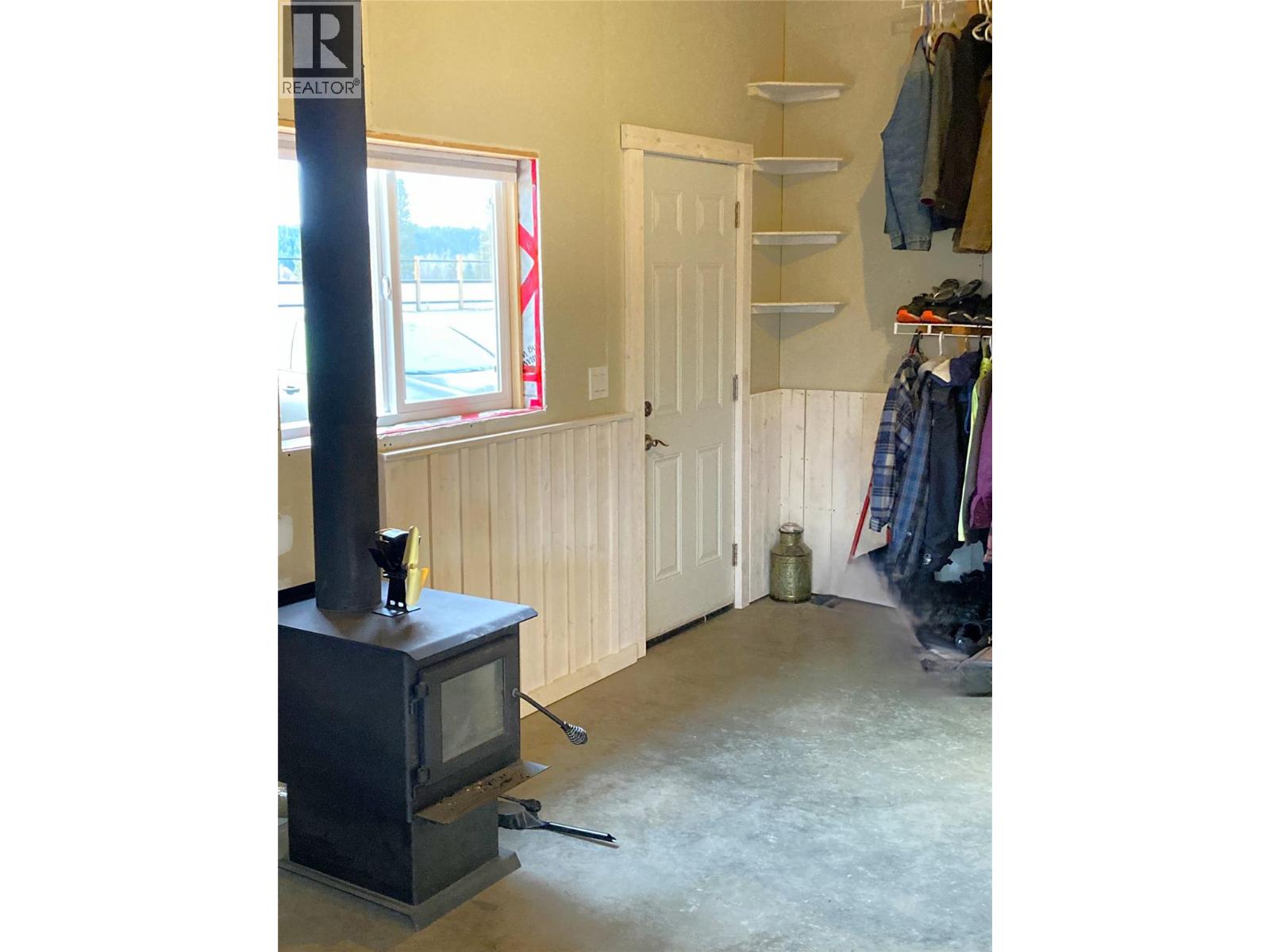 5469 Riverview Frontage Road, Ta Ta Creek, British Columbia  V0B 2H0 - Photo 26 - 10380324