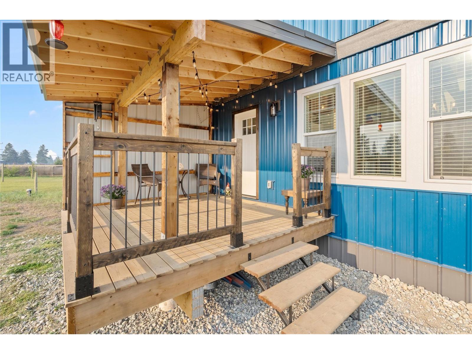 5469 Riverview Frontage Road, Ta Ta Creek, British Columbia  V0B 2H0 - Photo 2 - 10380324