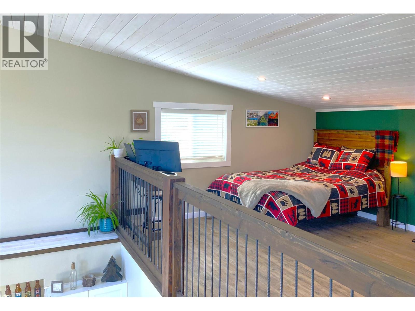 5469 Riverview Frontage Road, Ta Ta Creek, British Columbia  V0B 2H0 - Photo 17 - 10380324