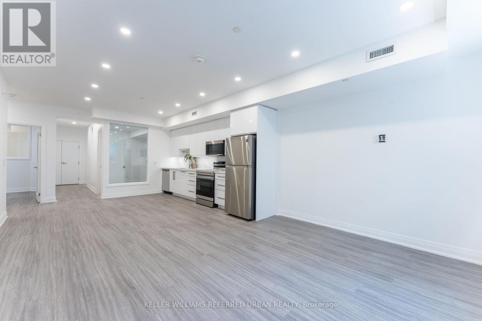 202 - 475 QUEEN STREET W, Toronto, Ontario