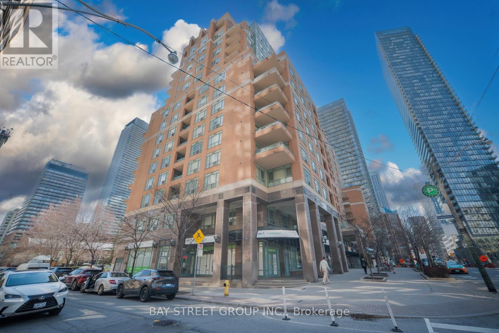713 - 889 BAY STREET, Toronto, Ontario