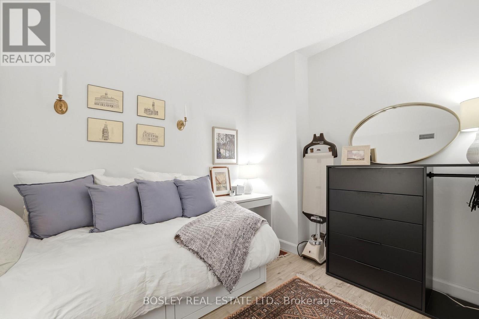 2011 - 218 Queens Quay W, Toronto, Ontario  M5J 2Y6 - Photo 18 - C13035366