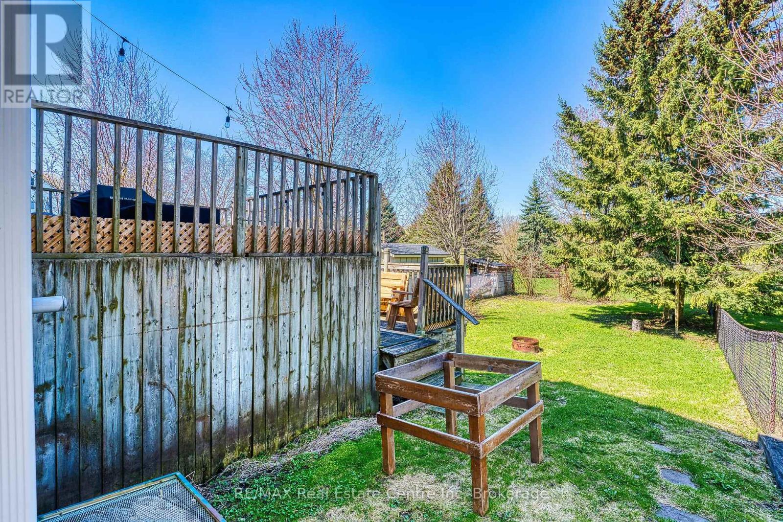 34 Wellington Street, Mapleton, Ontario  N0G 1P0 - Photo 29 - X12774534