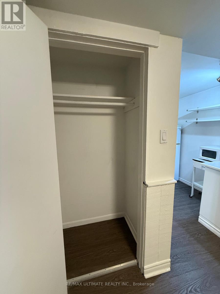 Unit 5 (Basement Unit) - 8 Avion Avenue, Toronto, Ontario  M4E 1C3 - Photo 17 - E13035086