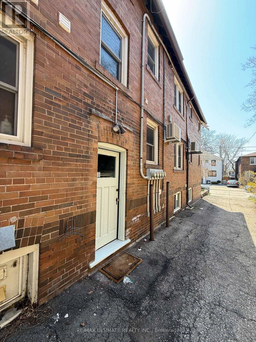 Unit 5 (Basement Unit) - 8 Avion Avenue, Toronto, Ontario  M4E 1C3 - Photo 4 - E13035086