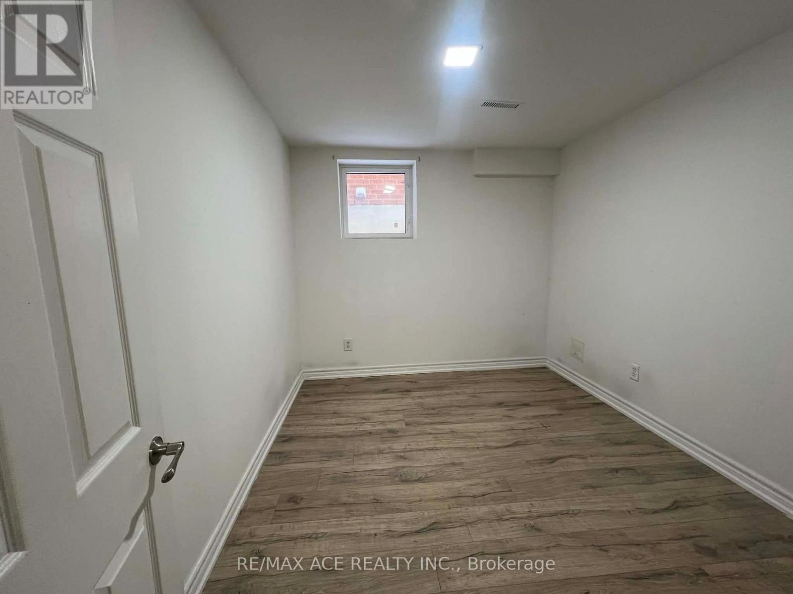 Bsmt - 161 Heale Avenue, Toronto, Ontario  M1N 3Y2 - Photo 3 - E13035118
