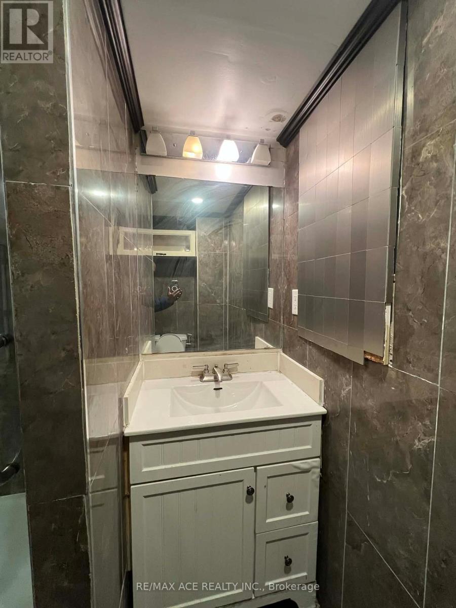 Bsmt - 161 Heale Avenue, Toronto, Ontario  M1N 3Y2 - Photo 7 - E13035118