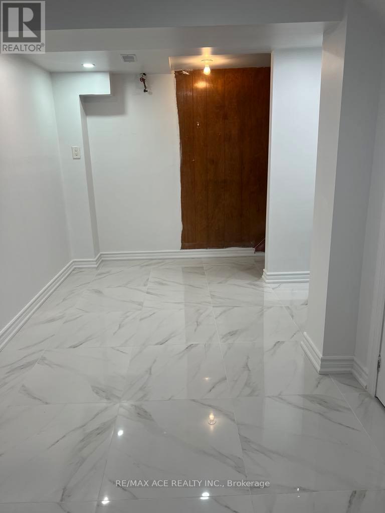 Bsmt - 26 Oakridge Drive, Toronto, Ontario  M1M 2A4 - Photo 2 - E13035132