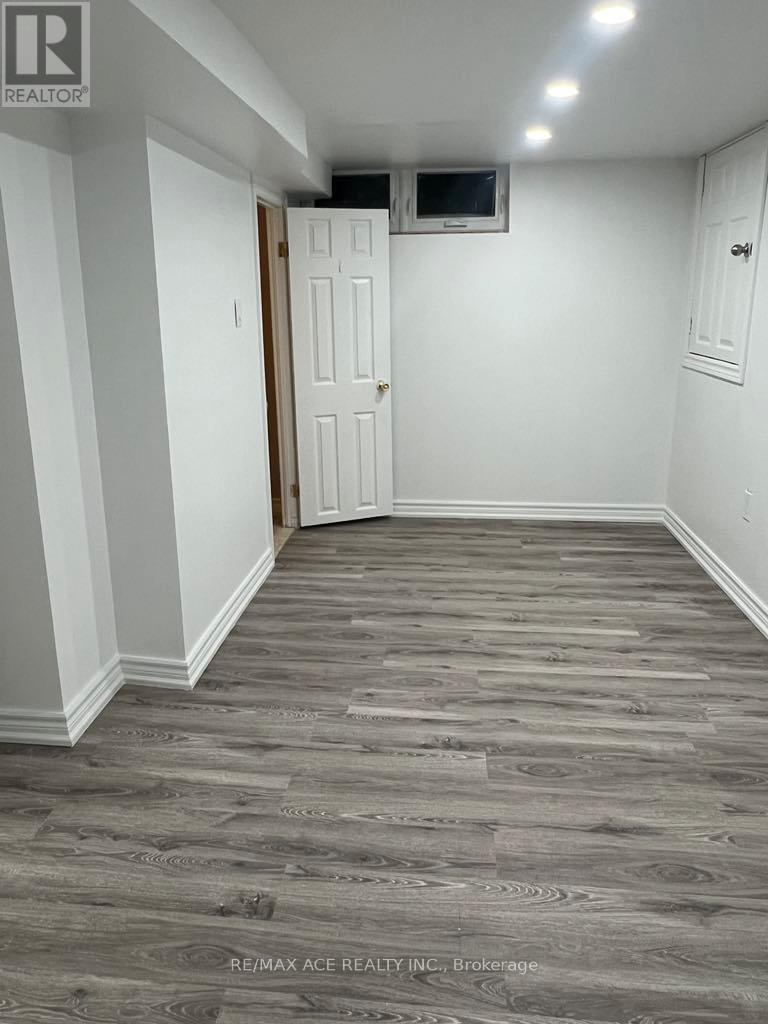 Bsmt - 26 Oakridge Drive, Toronto, Ontario  M1M 2A4 - Photo 5 - E13035132