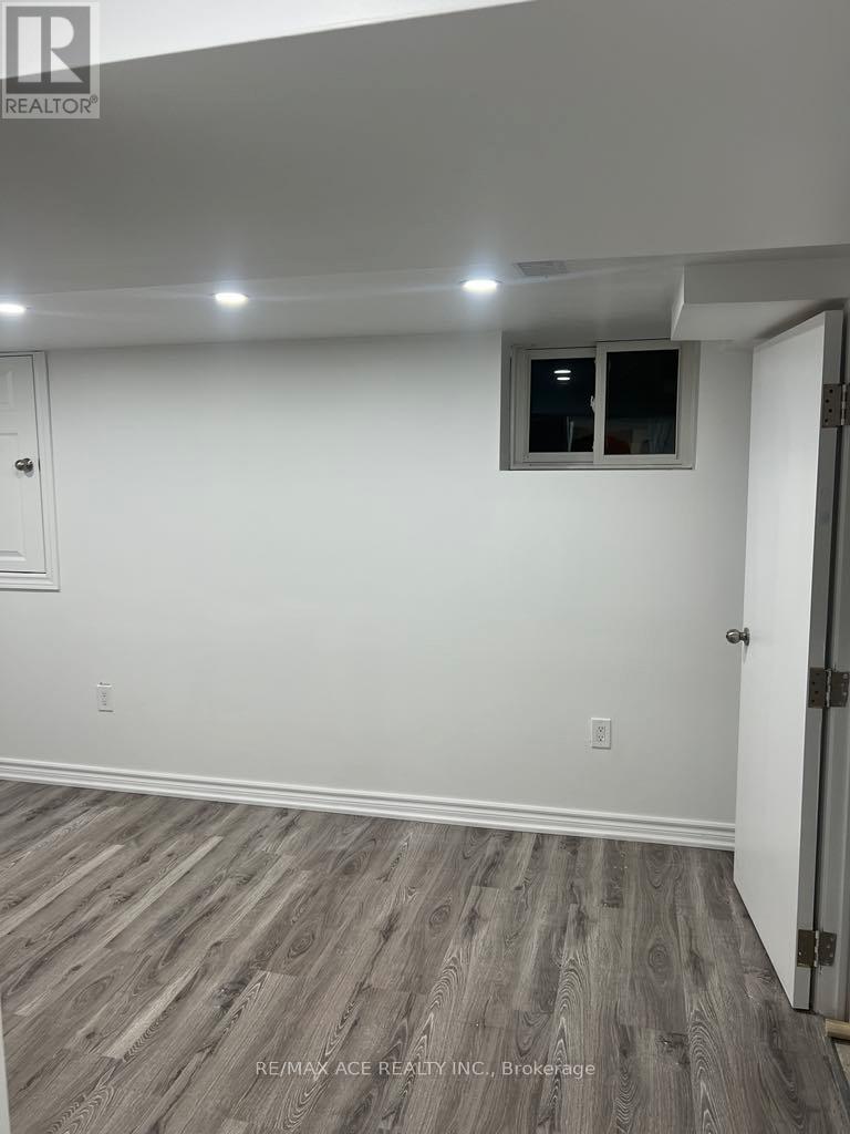 Bsmt - 26 Oakridge Drive, Toronto, Ontario  M1M 2A4 - Photo 6 - E13035132