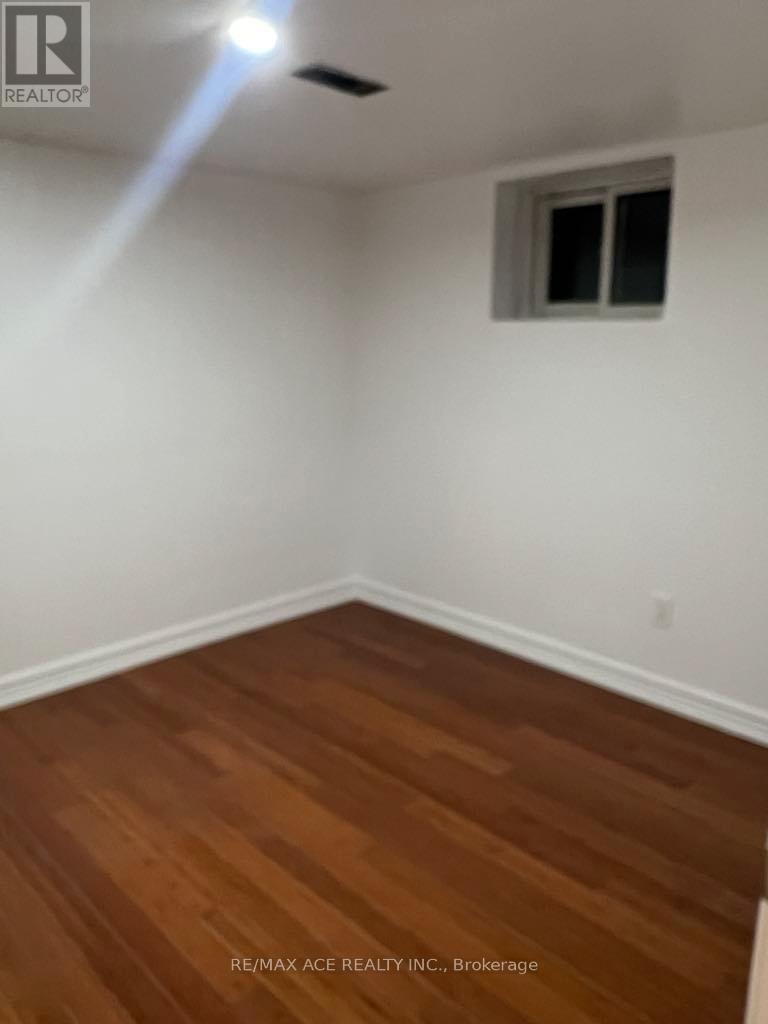 Bsmt - 26 Oakridge Drive, Toronto, Ontario  M1M 2A4 - Photo 7 - E13035132