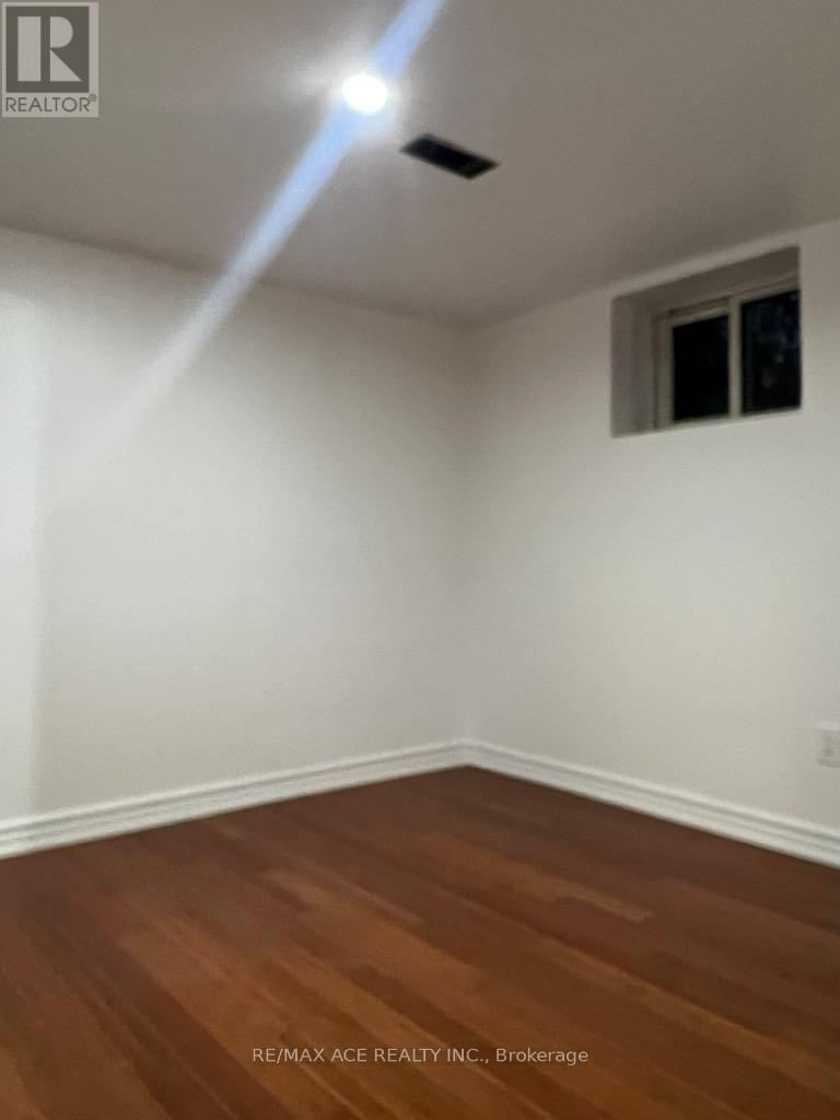 Bsmt - 26 Oakridge Drive, Toronto, Ontario  M1M 2A4 - Photo 8 - E13035132