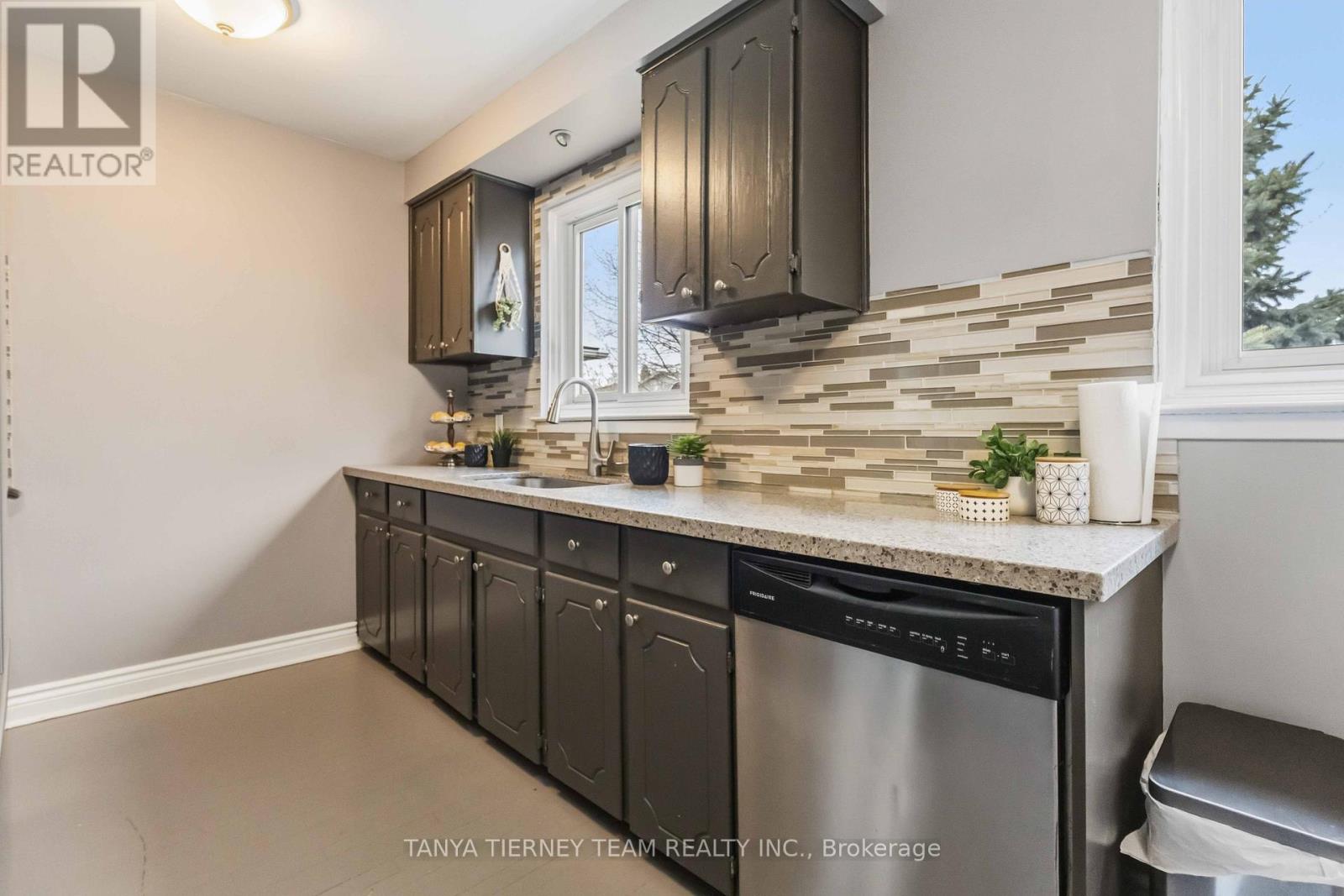 6 Gershwin Court, Whitby, Ontario  L1N 6C9 - Photo 18 - E13035294