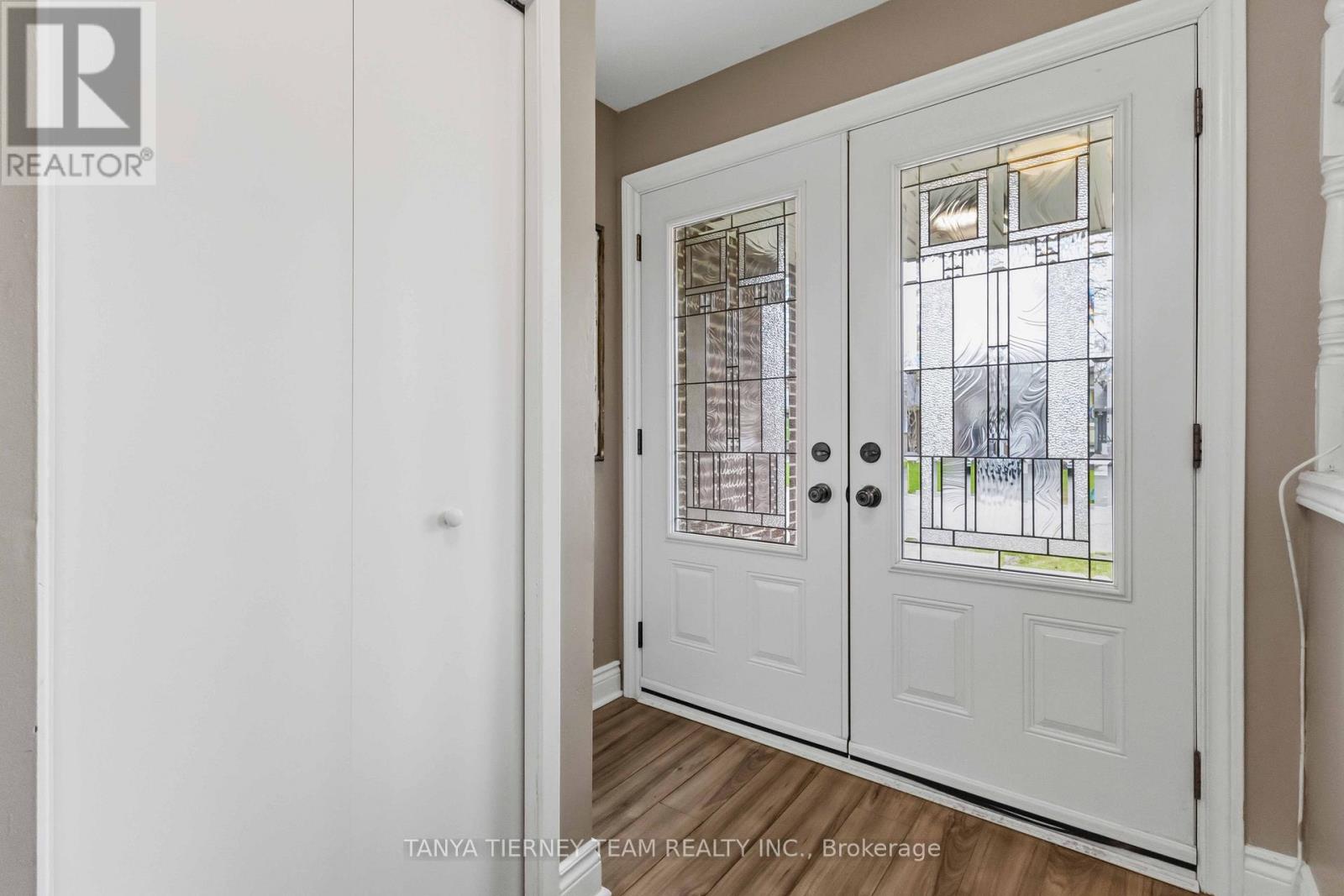 6 Gershwin Court, Whitby, Ontario  L1N 6C9 - Photo 4 - E13035294