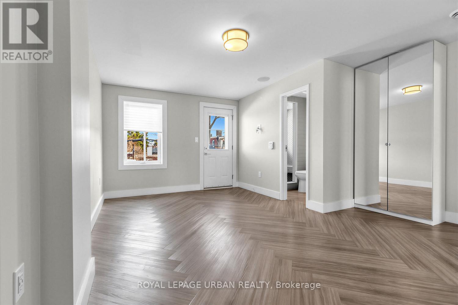 901 Pape Avenue, Toronto, Ontario  M4K 3V1 - Photo 10 - E13035406