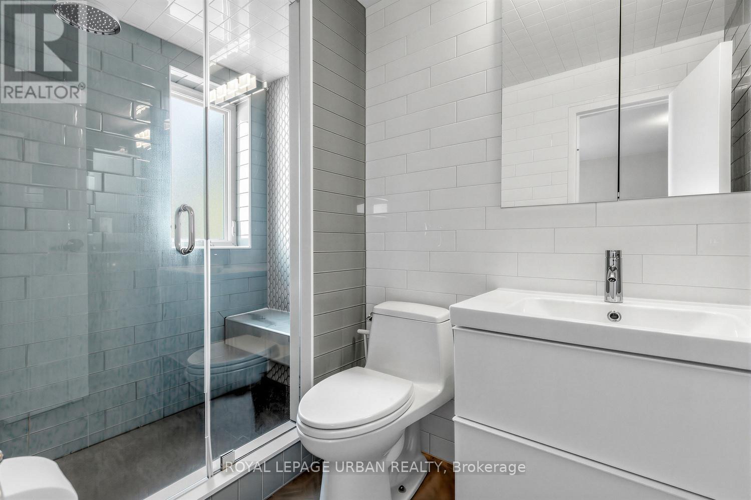 901 Pape Avenue, Toronto, Ontario  M4K 3V1 - Photo 13 - E13035406