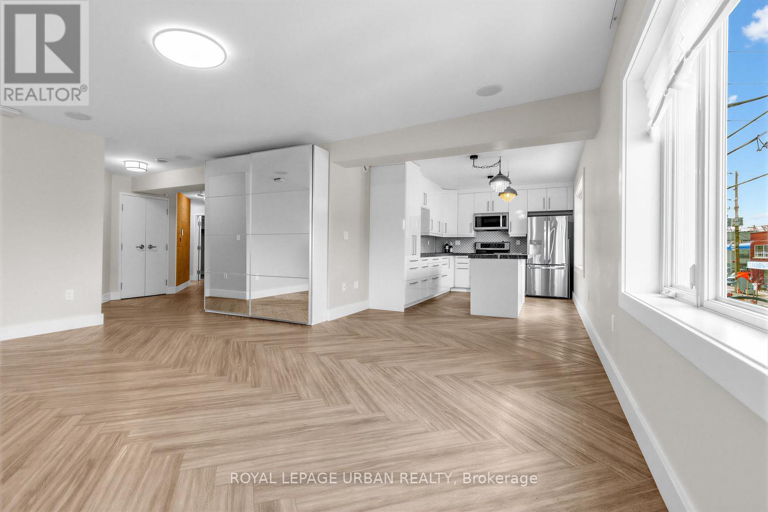 901 Pape Avenue, Toronto, Ontario  M4K 3V1 - Photo 2 - E13035406