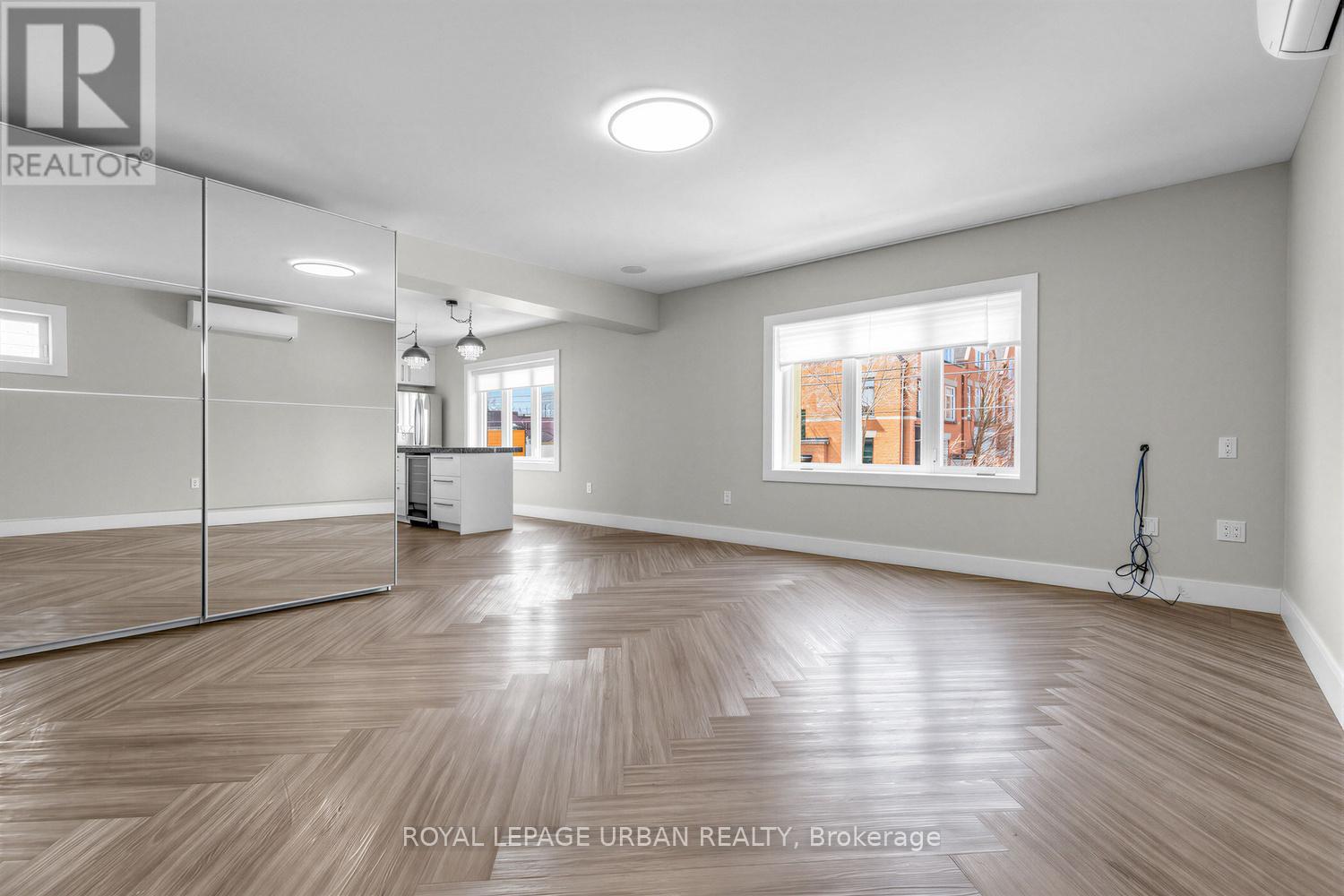 901 Pape Avenue, Toronto, Ontario  M4K 3V1 - Photo 3 - E13035406