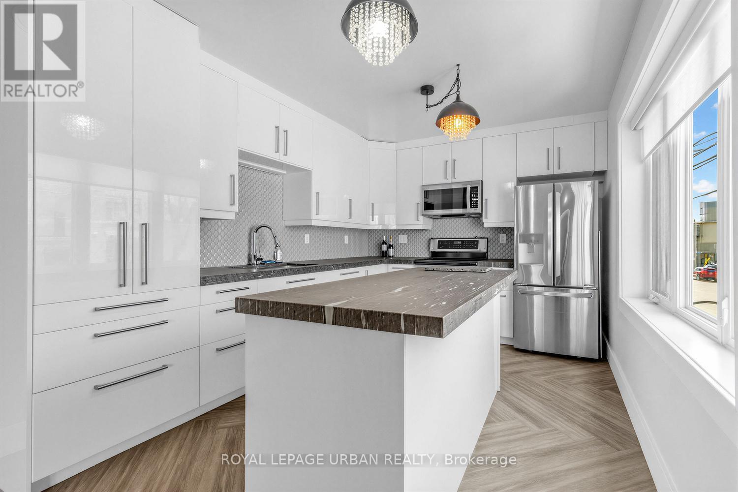 901 Pape Avenue, Toronto, Ontario  M4K 3V1 - Photo 7 - E13035406