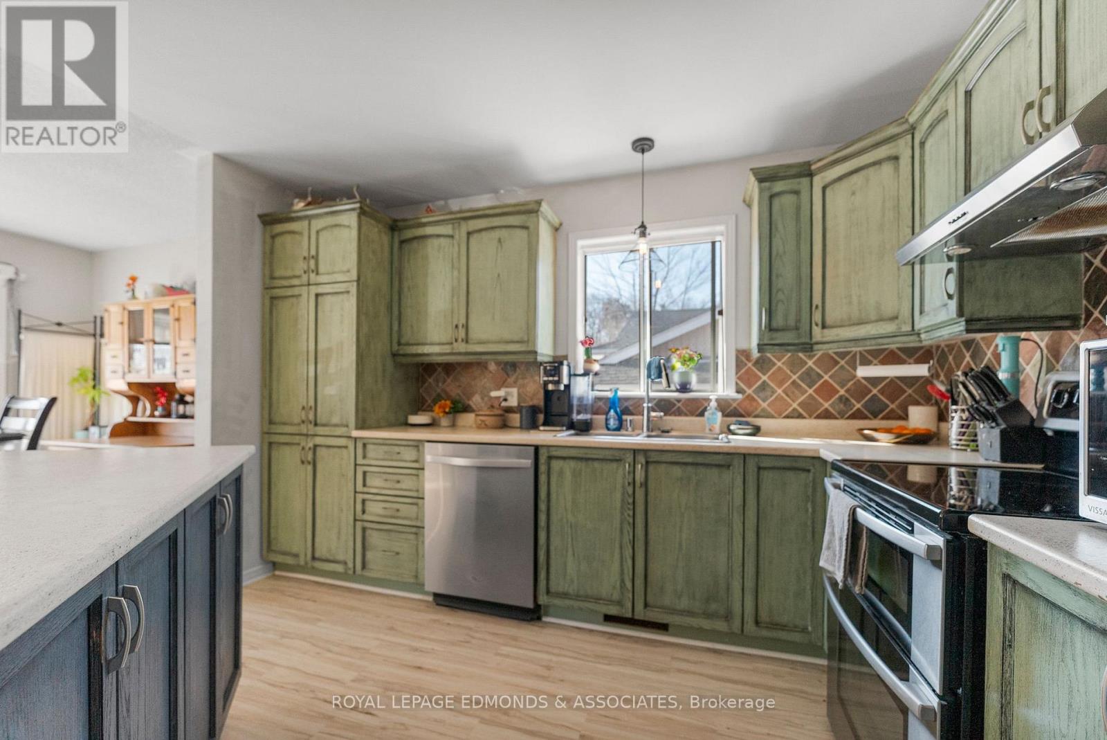 34 Bayshore Drive, Petawawa, Ontario  K8H 3R7 - Photo 11 - X12976596