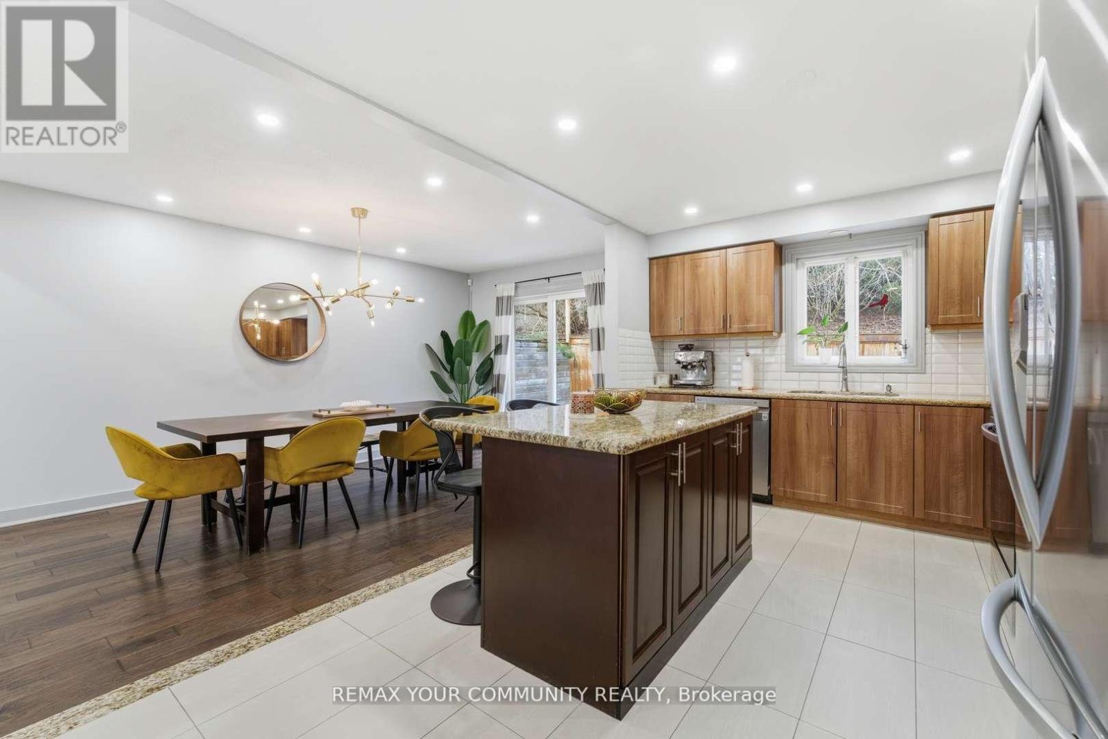 17 Fox Run Lane, Bradford West Gwillimbury (Bradford), Ontario  L3Z 2J1 - Photo 10 - N13035026