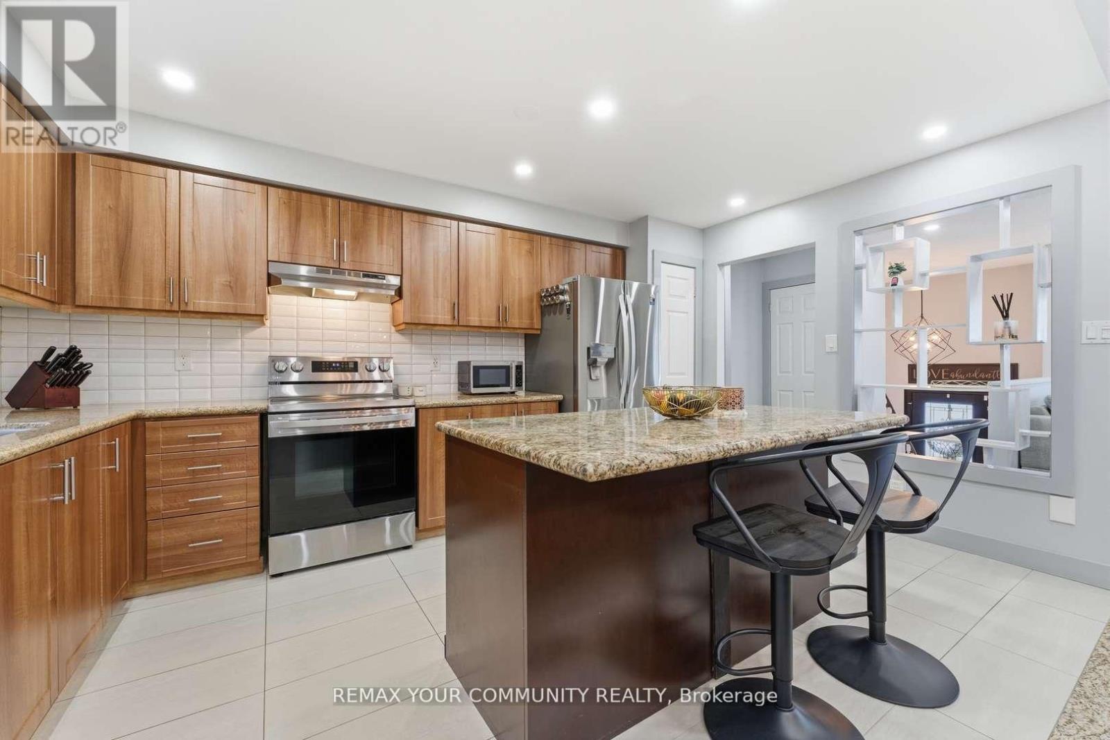 17 Fox Run Lane, Bradford West Gwillimbury (Bradford), Ontario  L3Z 2J1 - Photo 14 - N13035026