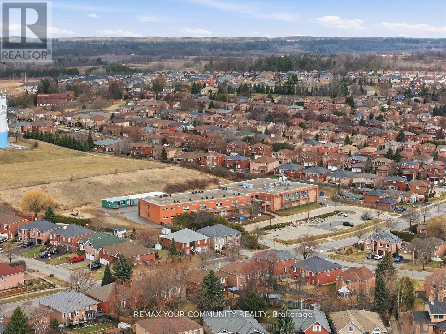 17 Fox Run Lane, Bradford West Gwillimbury (Bradford), Ontario  L3Z 2J1 - Photo 34 - N13035026