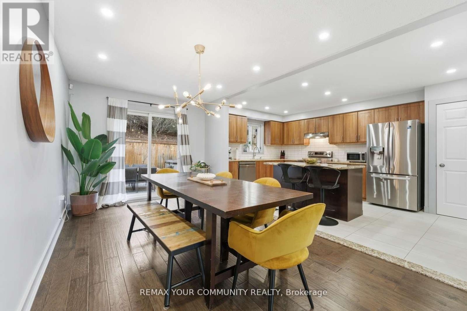 17 Fox Run Lane, Bradford West Gwillimbury (Bradford), Ontario  L3Z 2J1 - Photo 8 - N13035026