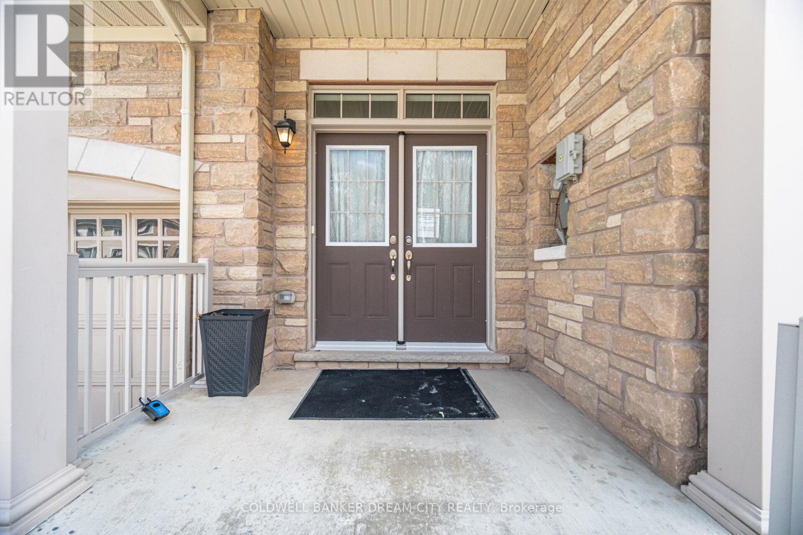 382 Kirkham Drive, Markham, Ontario  L3S 0E4 - Photo 4 - N13035054