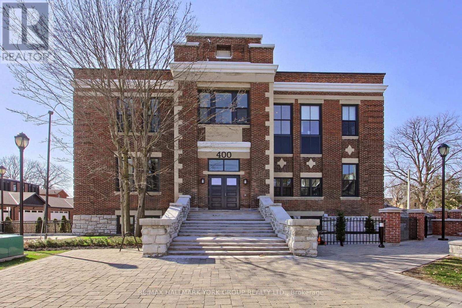 203 - 400 Park Avenue, Newmarket, Ontario  L3Y 1V8 - Photo 2 - N13035186