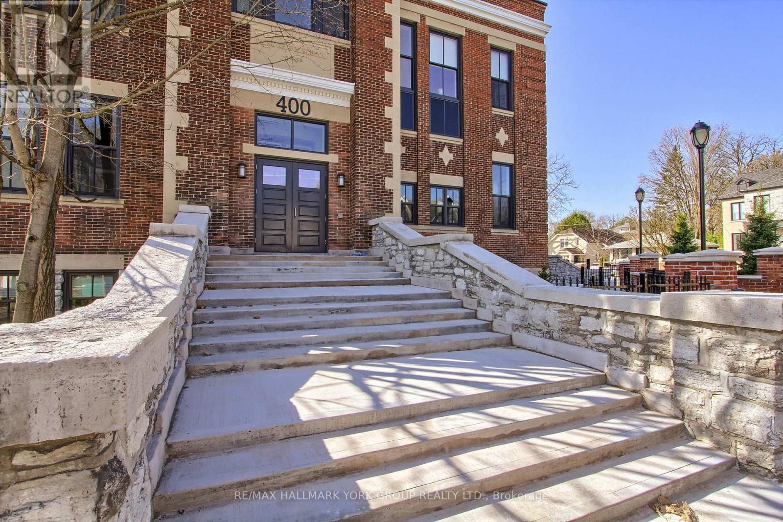 203 - 400 Park Avenue, Newmarket, Ontario  L3Y 1V8 - Photo 4 - N13035186