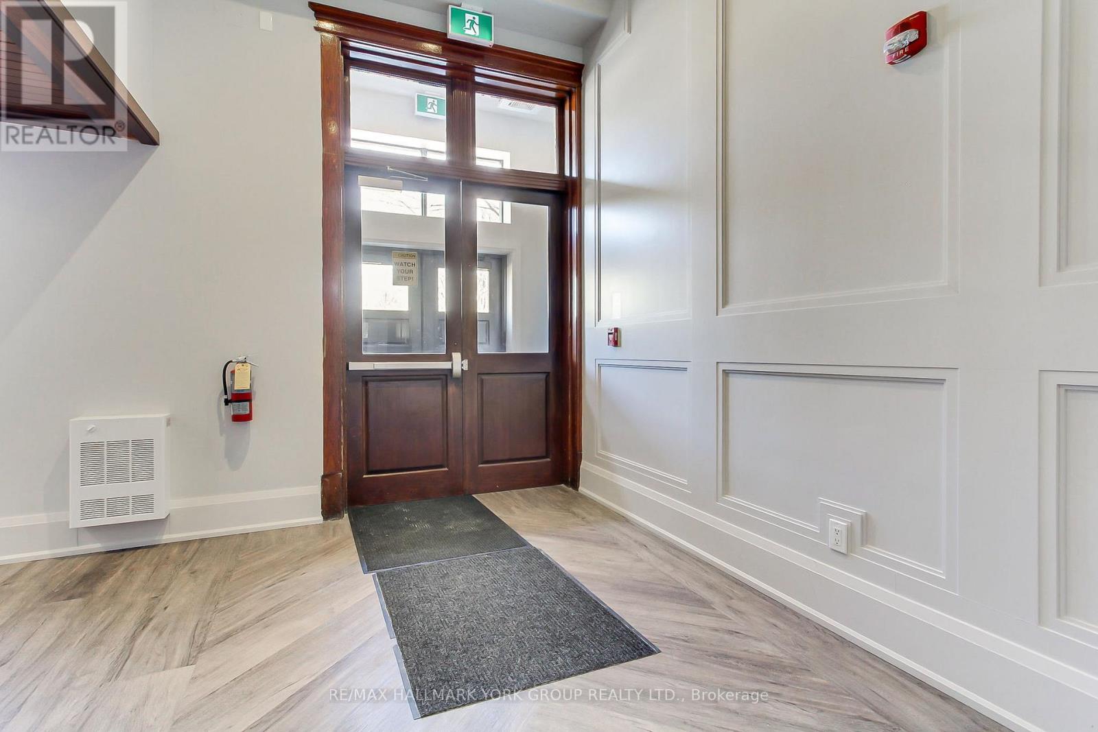 203 - 400 Park Avenue, Newmarket, Ontario  L3Y 1V8 - Photo 5 - N13035186