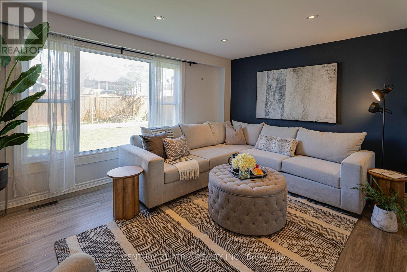 251 Stouffer Street, Whitchurch-Stouffville, Ontario  L4A 4Y8 - Photo 2 - N13035224