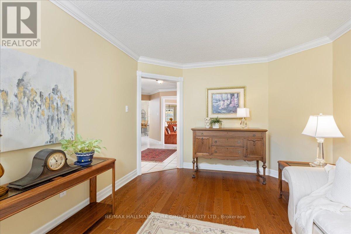 263 Mcclellan Way, Aurora, Ontario  L4G 6N9 - Photo 7 - N13035286