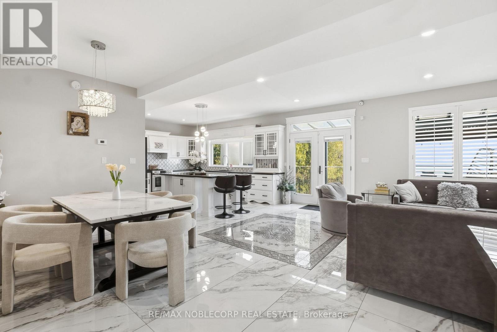 15 Palm Beach Road, Oro-Medonte, Ontario  L0L 1T0 - Photo 10 - S13035232