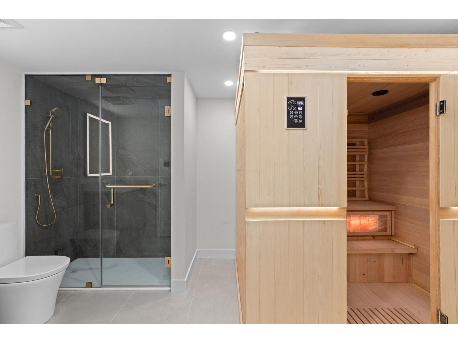 14799 Oxenham Avenue, White Rock, British Columbia  V4B 2H8 - Photo 30 - R3089965