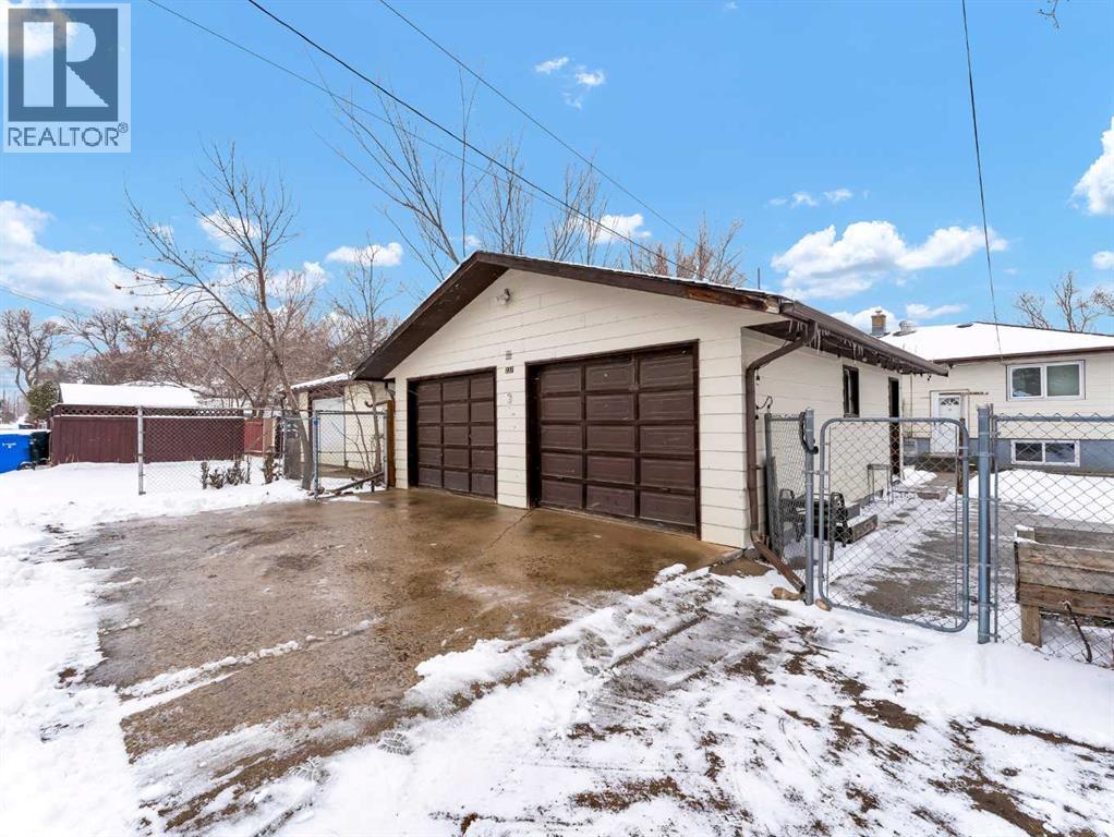 237 7 Street SW, Medicine Hat, Alberta  T1A 4K2 - Photo 45 - A2293578