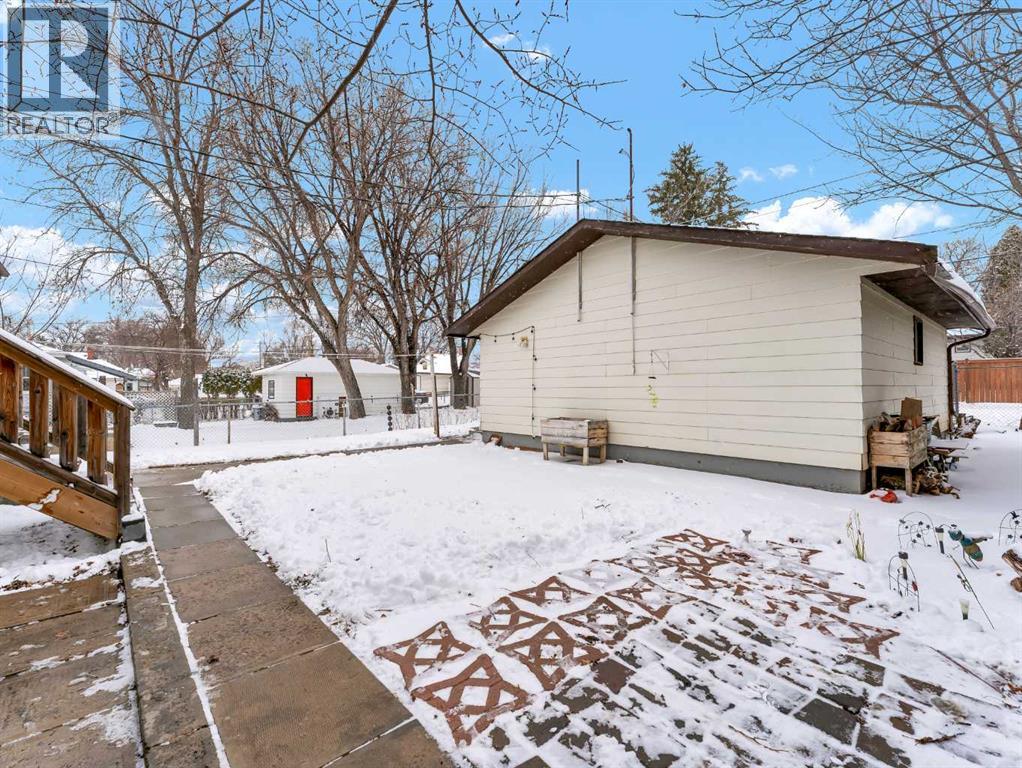 237 7 Street SW, Medicine Hat, Alberta  T1A 4K2 - Photo 43 - A2293578