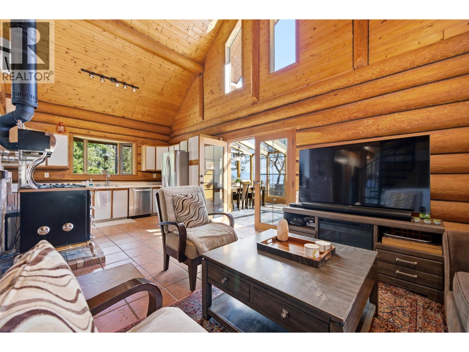 3743 Gates Road, West Kelowna, British Columbia  V4T 1A3 - Photo 2 - 10382626