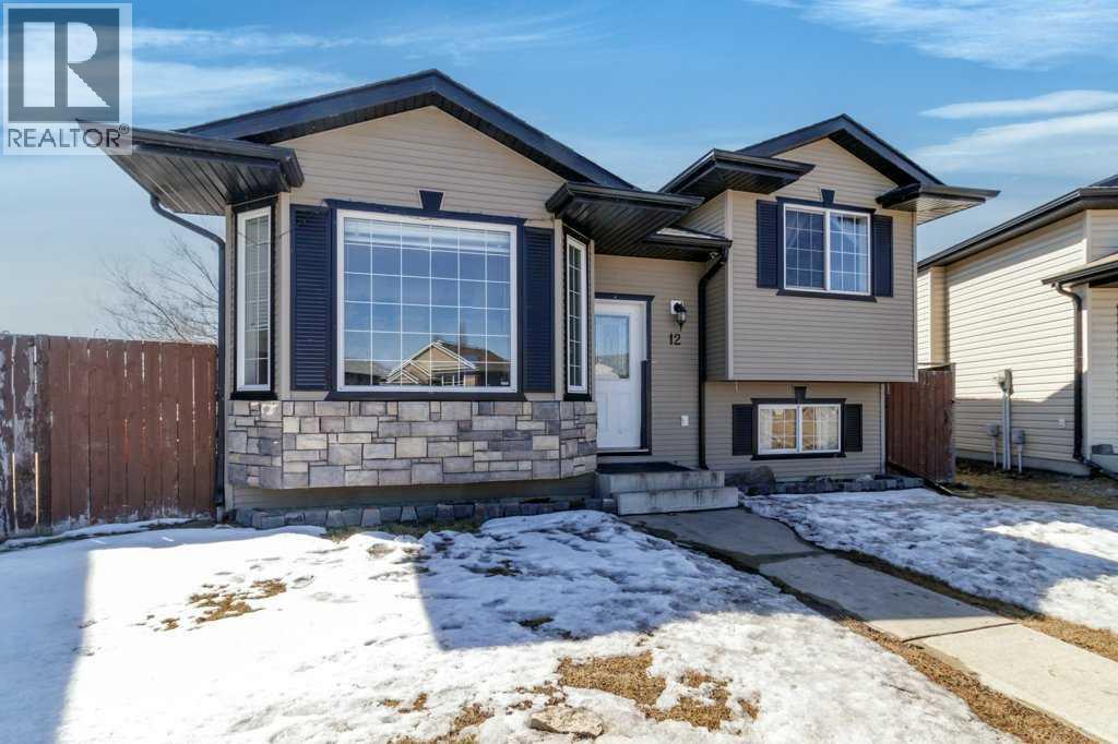 12 Hansen Close, Sylvan Lake, Alberta  T4S 2P1 - Photo 1 - A2301139