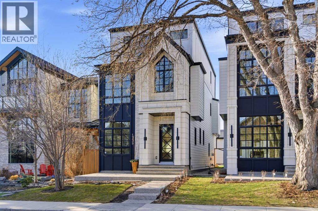 1739 48 Avenue SW, Calgary, Alberta