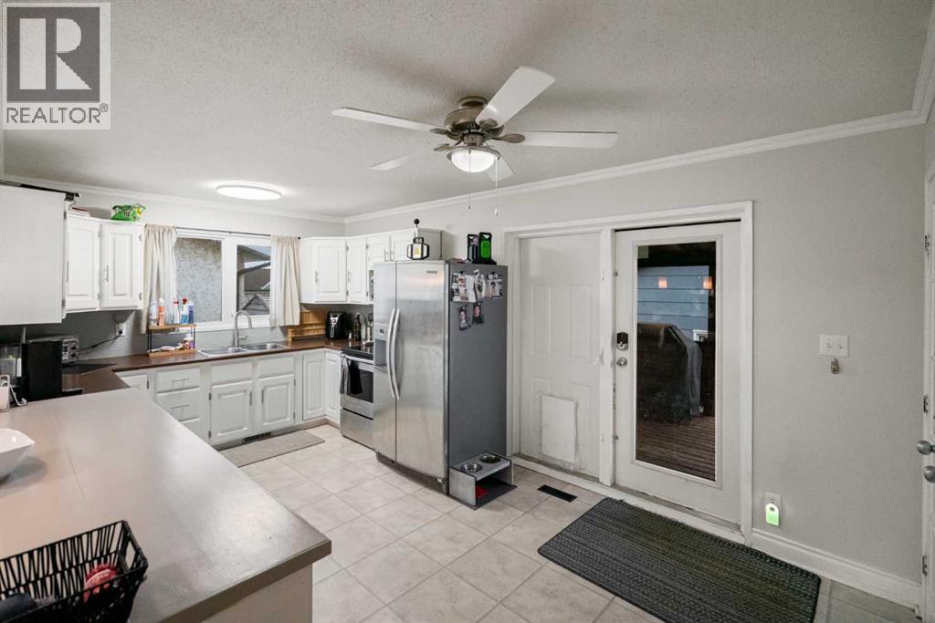 6706 Marler Drive, Camrose, Alberta  T4V 3R3 - Photo 7 - A2301769