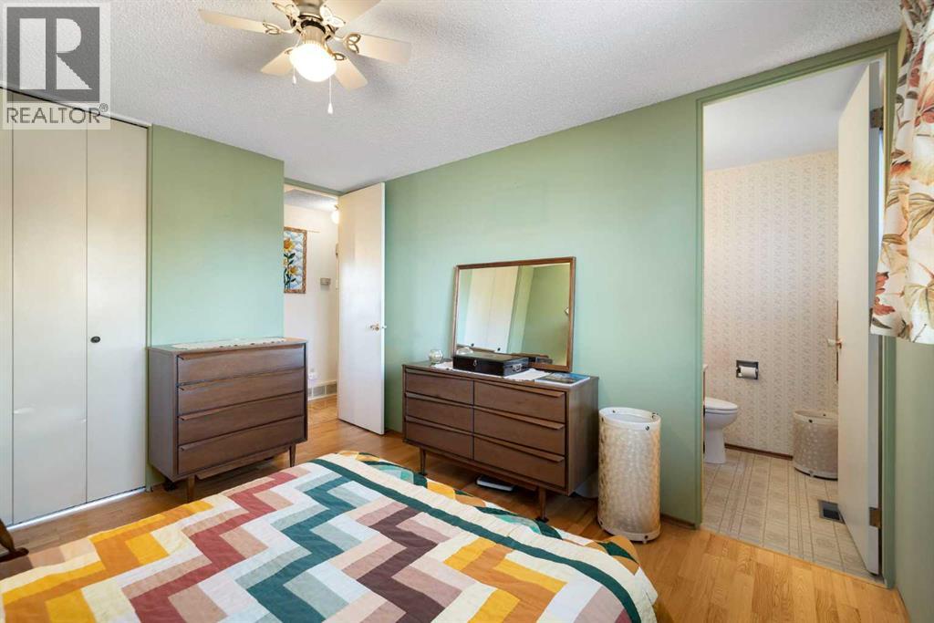 472 Cedarpark Drive Sw, Calgary, Alberta  T2W 2J7 - Photo 32 - A2299627