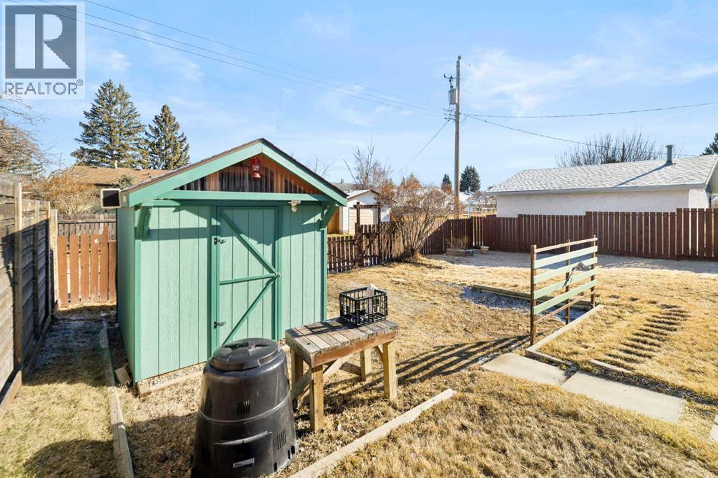 472 Cedarpark Drive Sw, Calgary, Alberta  T2W 2J7 - Photo 36 - A2299627