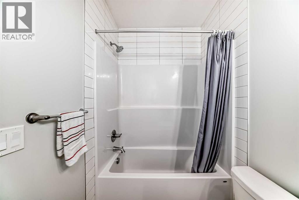 16 West Grove Link SW, Calgary, Alberta  T3H 6E3 - Photo 39 - A2302561